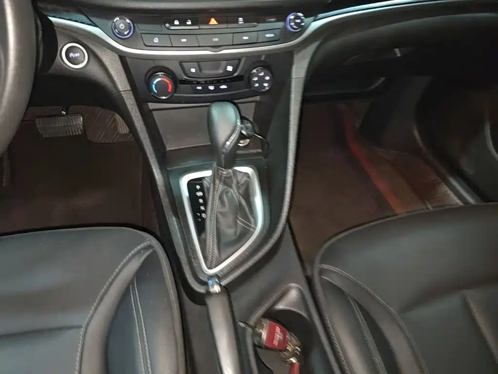Buick Excelle 2022 — фото 14
