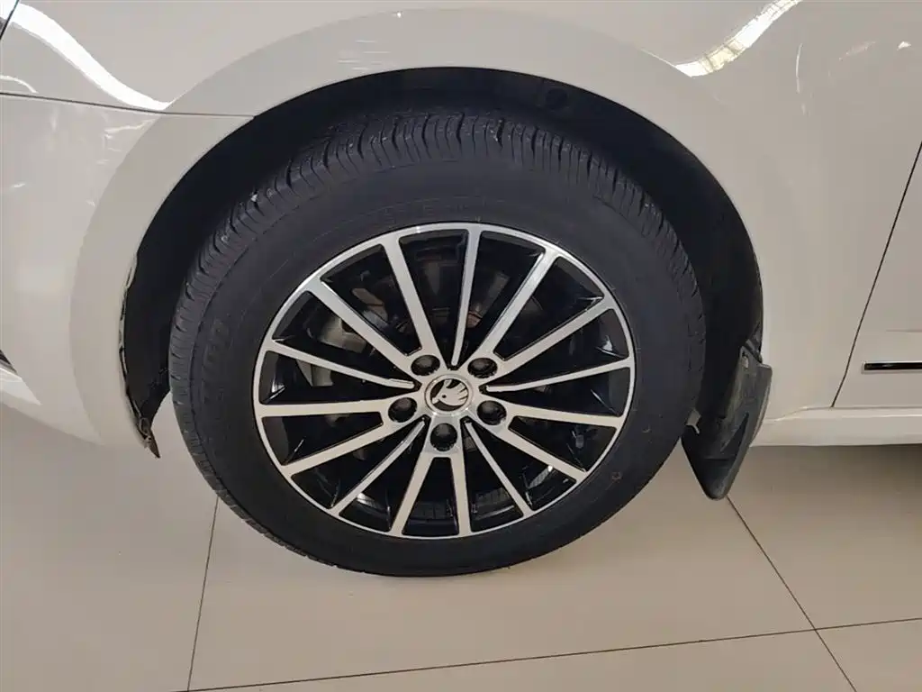Skoda Octavia 2020 — фото 23