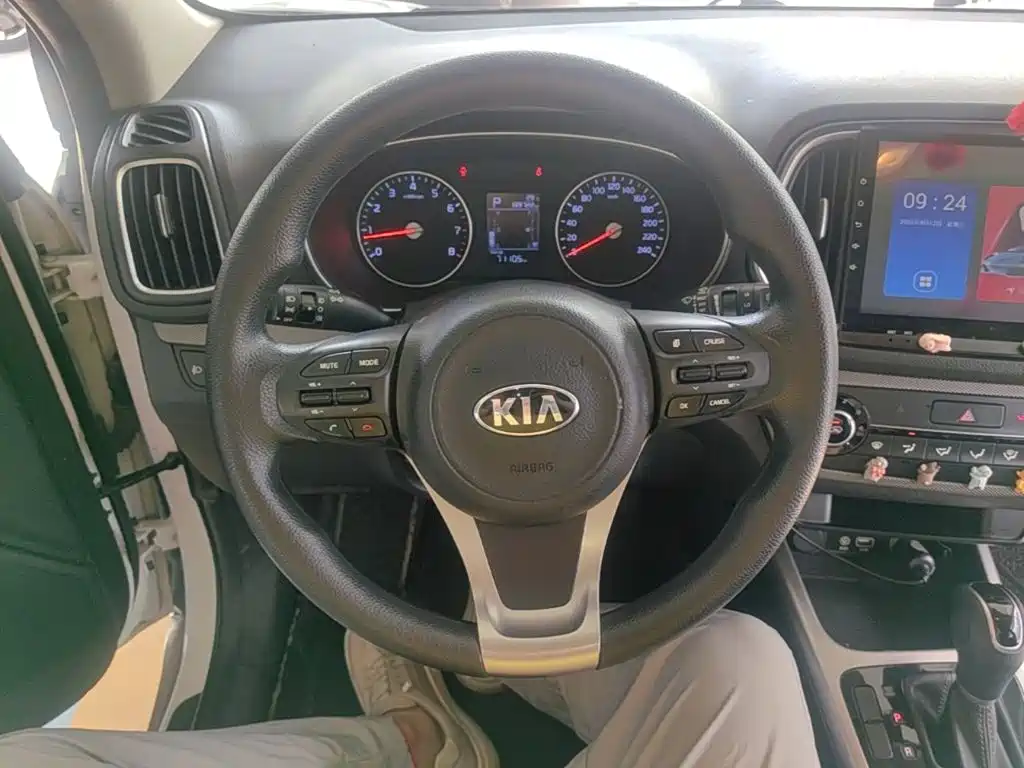 Kia KX3 2017 — фото 11