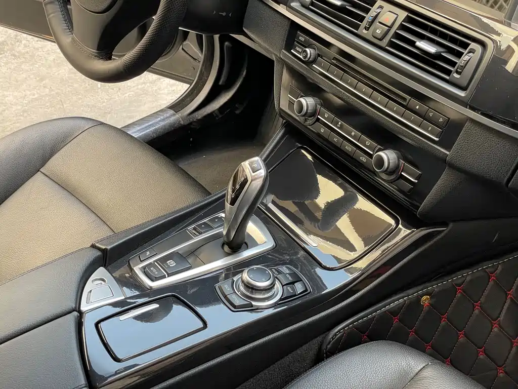 BMW 5 Series 2014 — фото 16