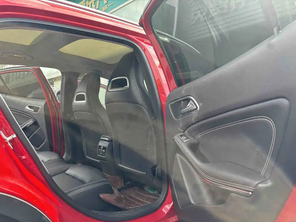 Mercedes-Benz GLA 2016 — фото 13