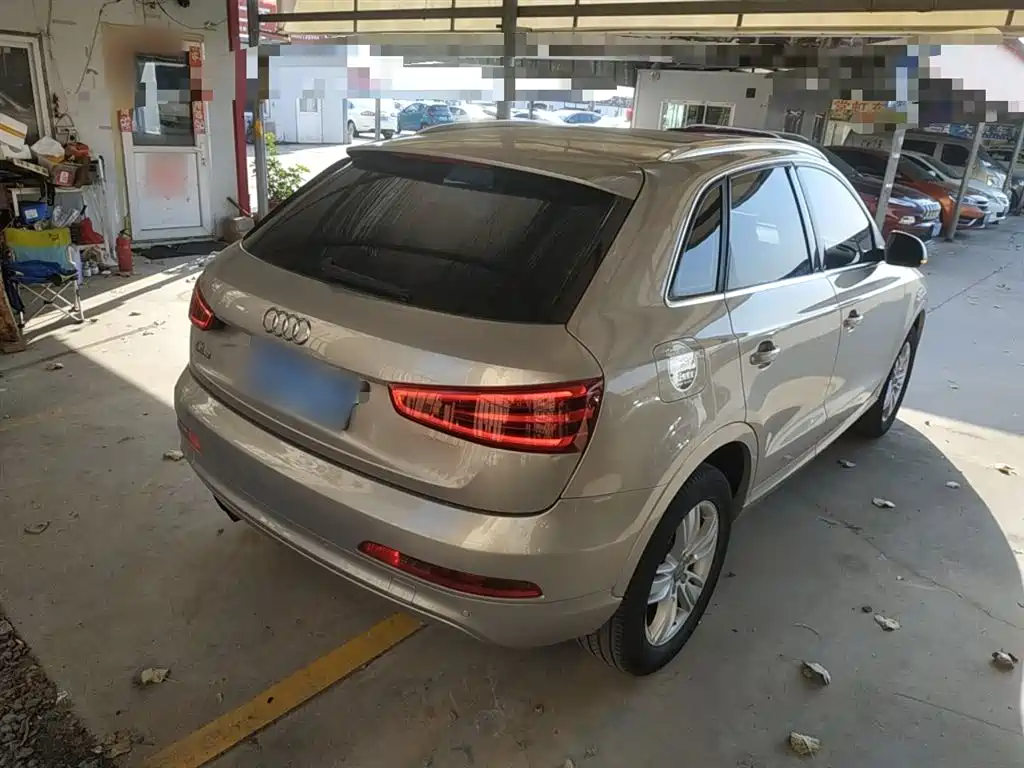 Audi Q3 2015 — фото 23