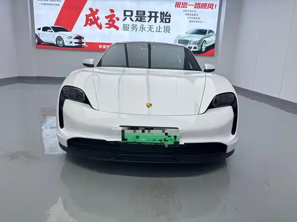 Porsche Taycan 2022