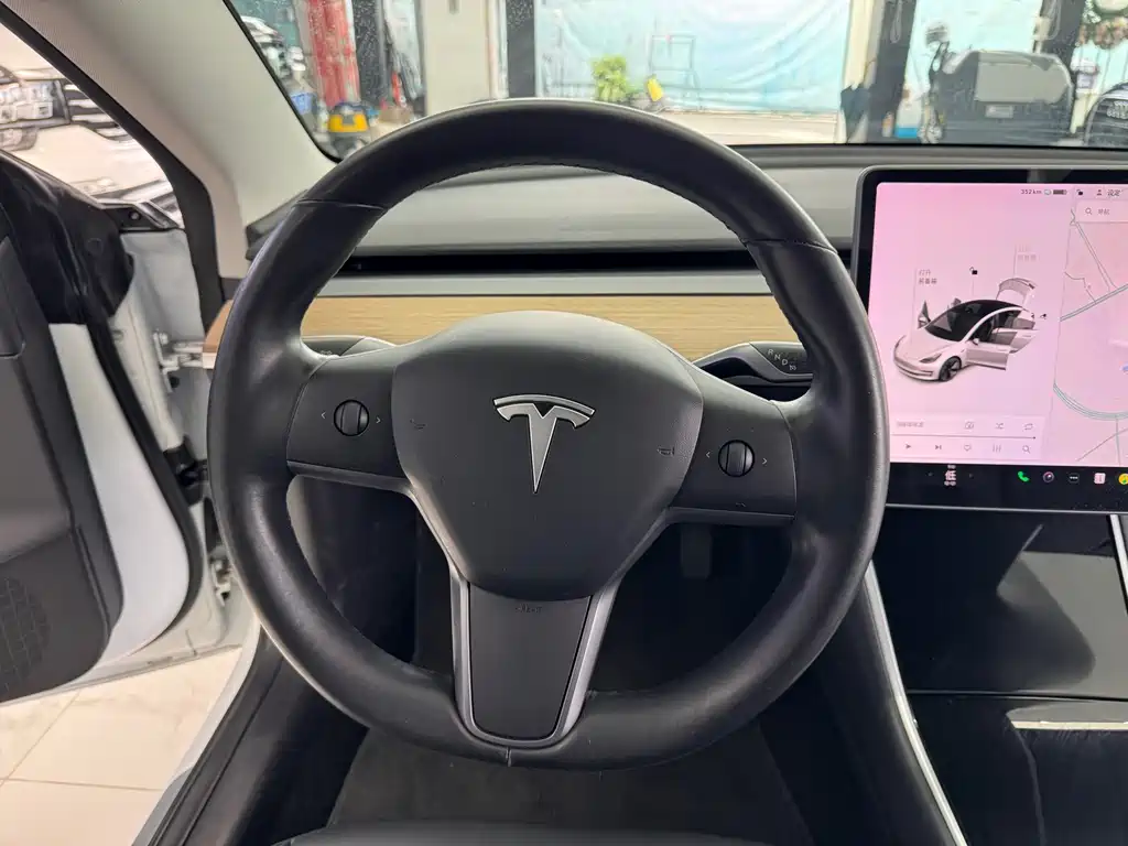 Tesla Model 3 2019 — фото 16