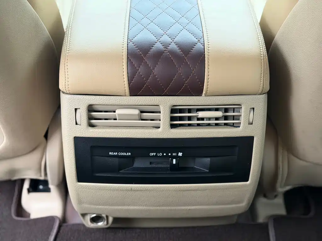Toyota Land Cruiser 2016 — фото 9