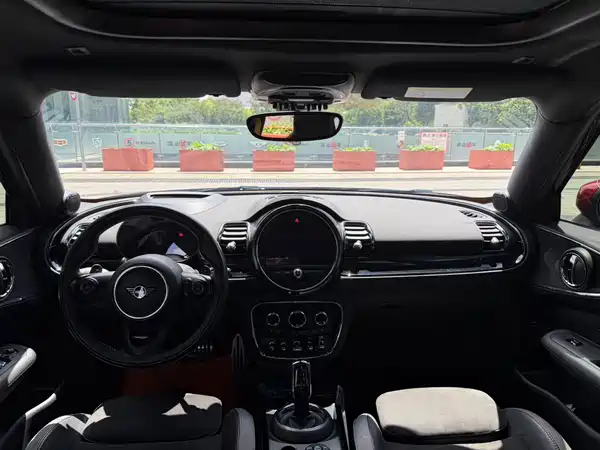 MINI JCW CLUBMAN 2021