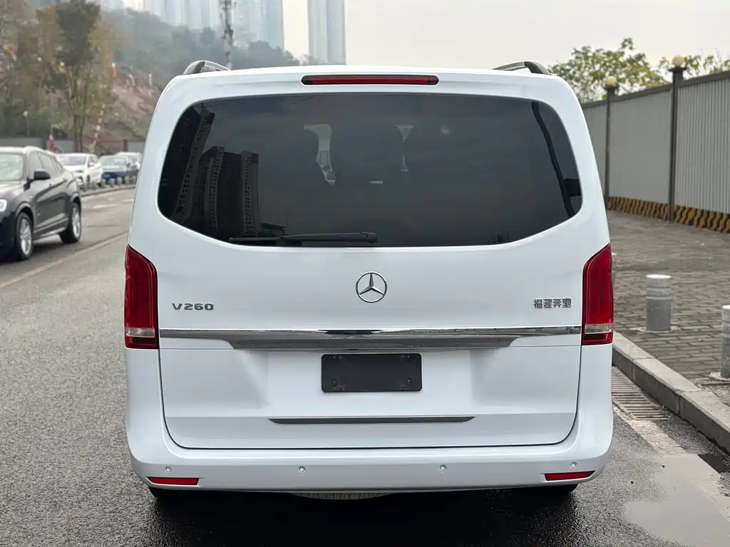 Mercedes-Benz V-Class 2017 — фото 13