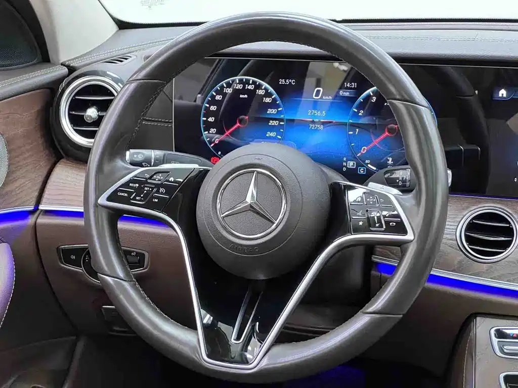 Mercedes-Benz E-Class 2023 — фото 20