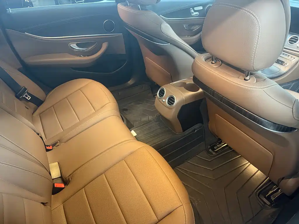 Mercedes-Benz E-Class 2020 — фото 12