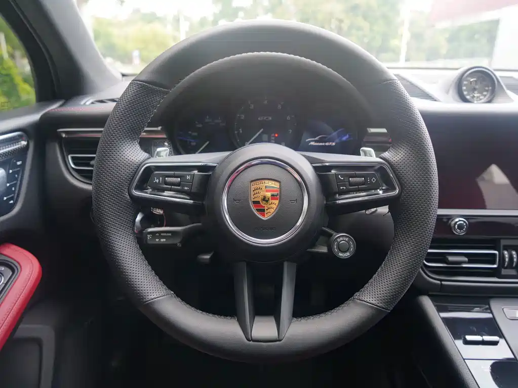 Porsche Macan 2023 — фото 17