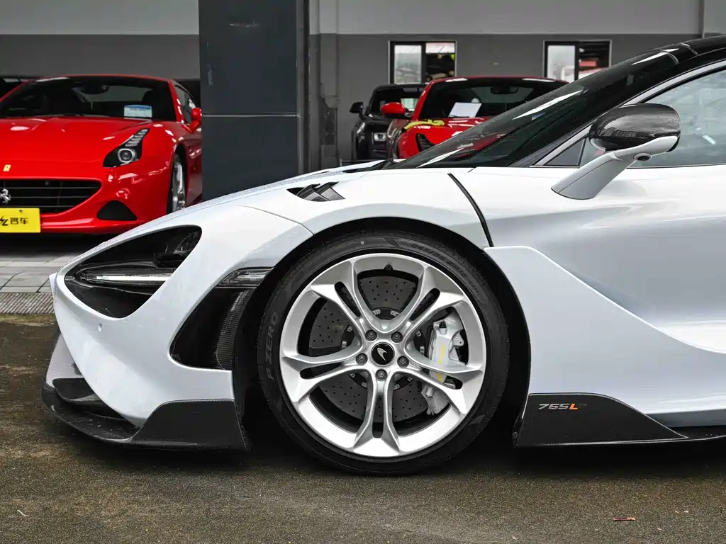 McLaren 720S 2019 — фото 21