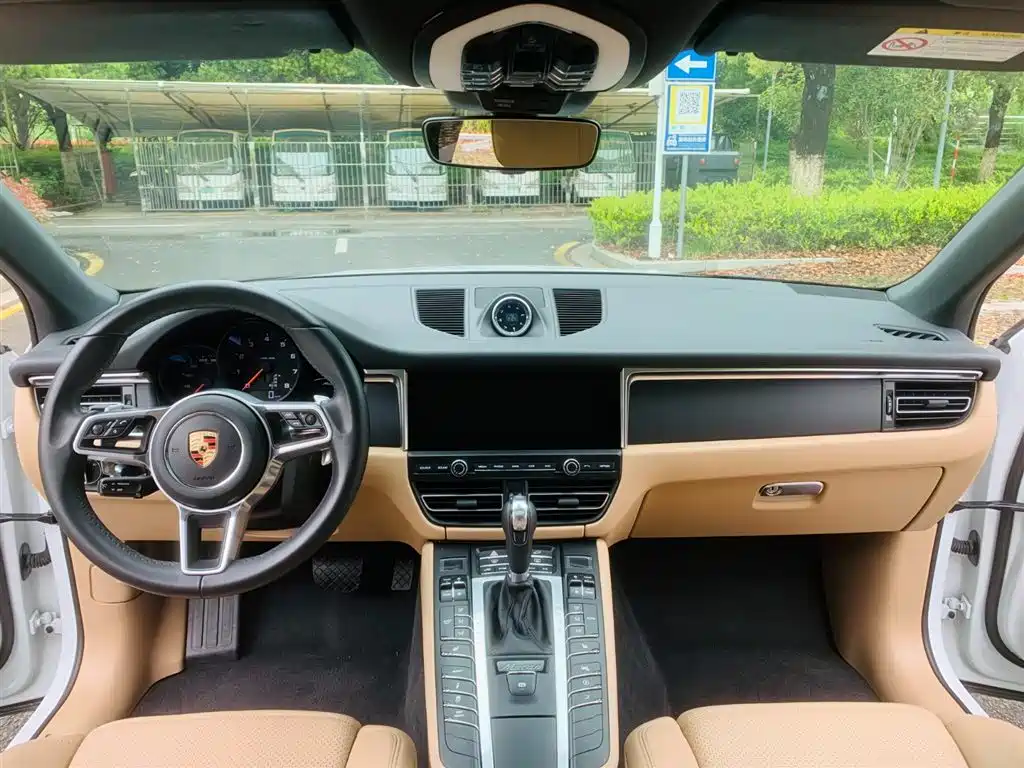 Porsche Macan 2020 — фото 17