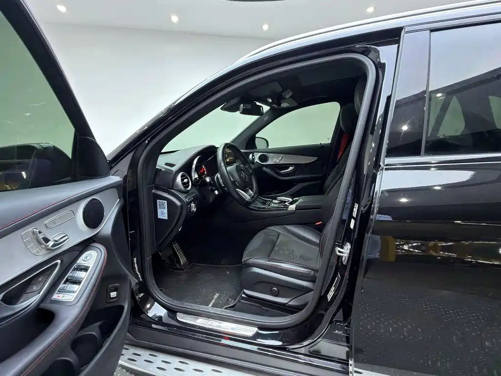 Mercedes-Benz GLC AMG 2018 — фото 12