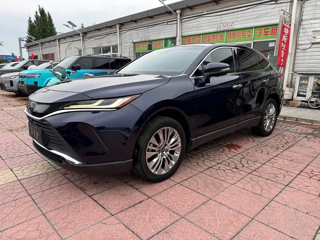 Toyota Harrier 2022 — фото 1