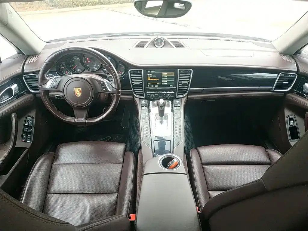 Porsche Panamera 2017 — фото 10