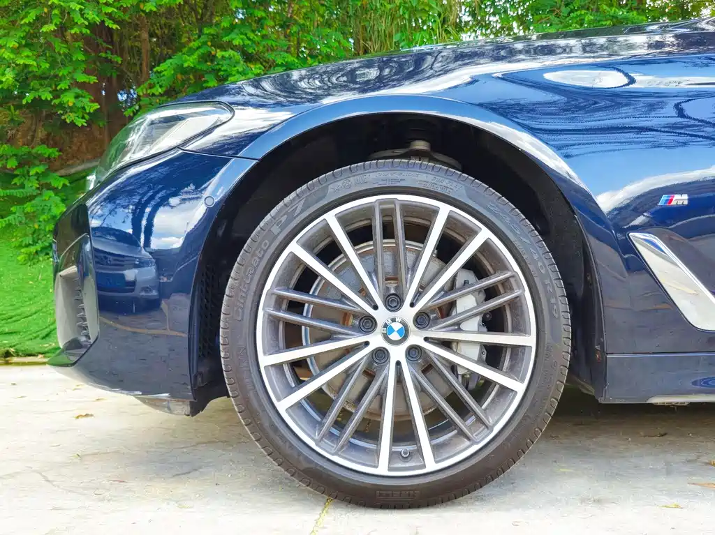 BMW 5 Series 2021