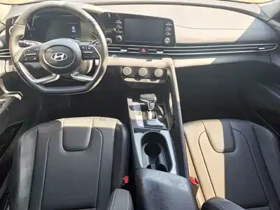 Hyundai Elantra 2024