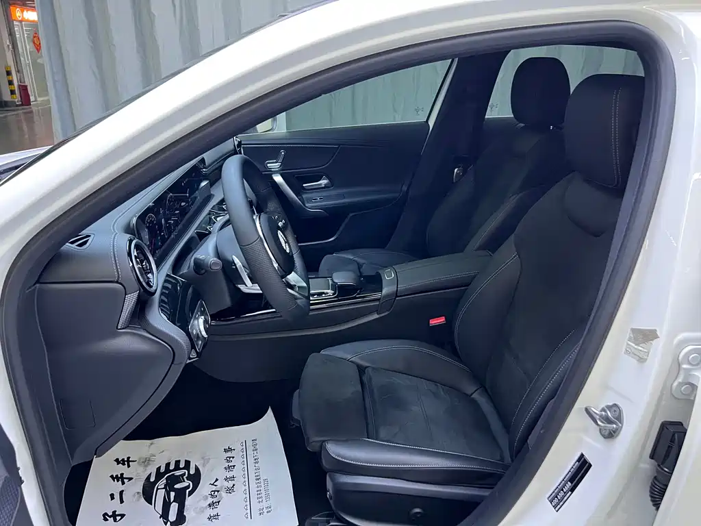 Mercedes-Benz A-Class 2019 — фото 11