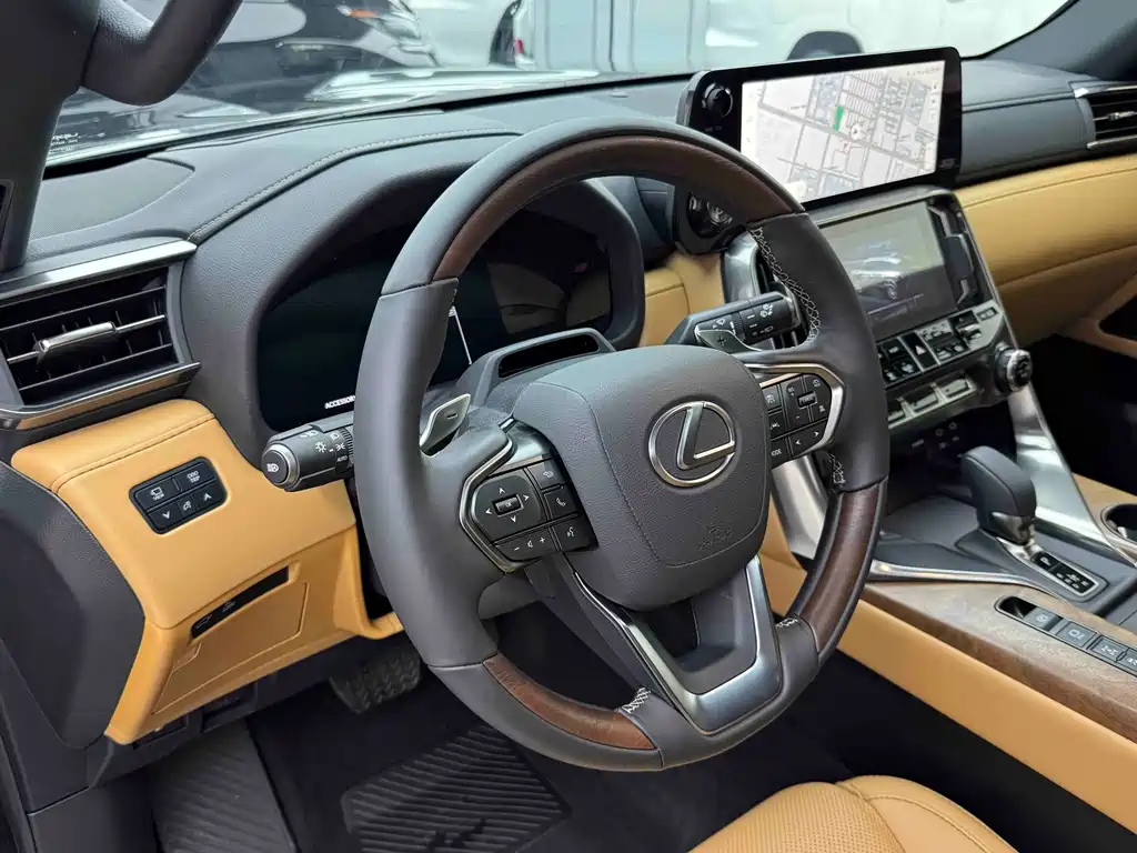 Lexus LX 2025