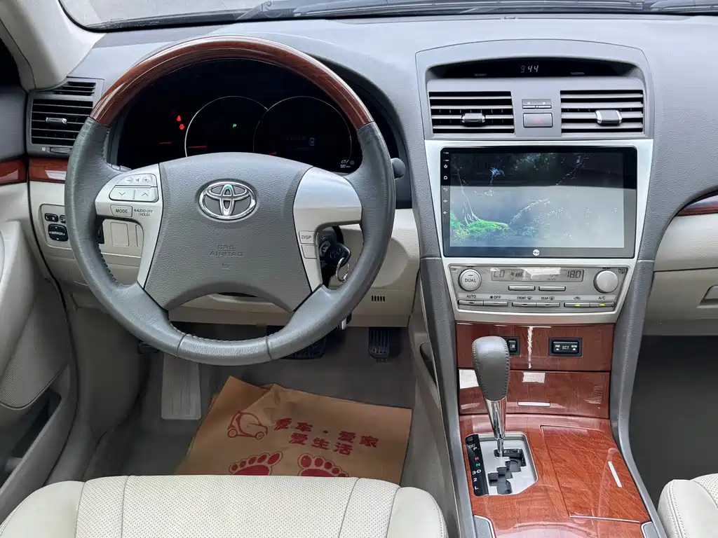 Toyota Camry 2015 — фото 15