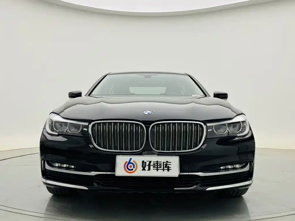 BMW 7 Series 2018 — фото 8