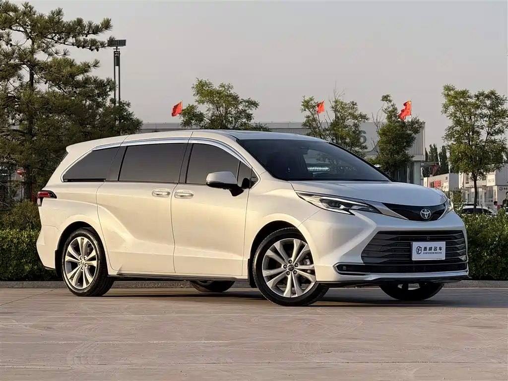 Toyota Sienna 2023 — фото 3