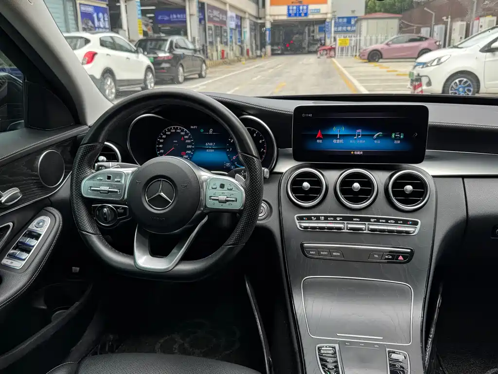 Mercedes-Benz C-Class 2021