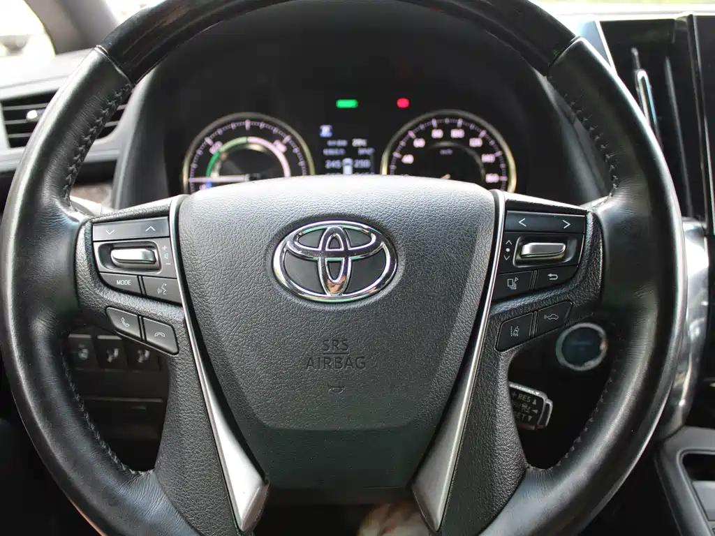 Toyota Alphard 2020 — фото 28