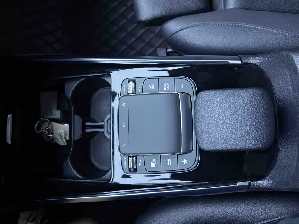 Mercedes-Benz GLB 2021 — фото 18