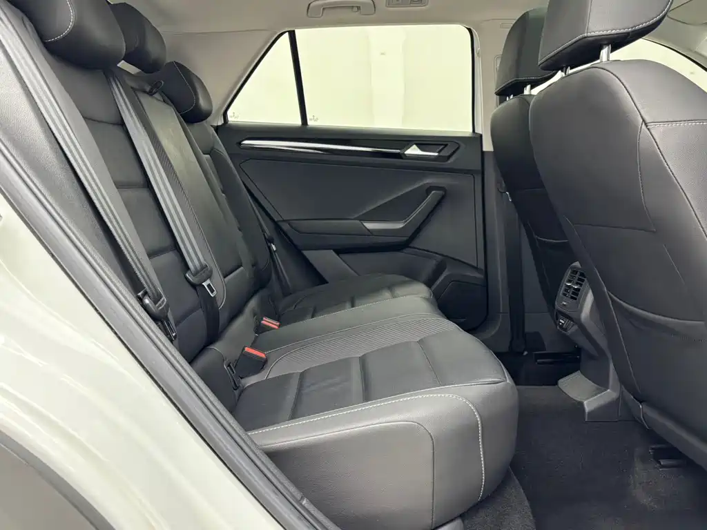 Volkswagen T-Roc 2022 — фото 10