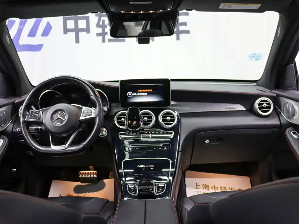 Mercedes-Benz GLC AMG 2018 — фото 12