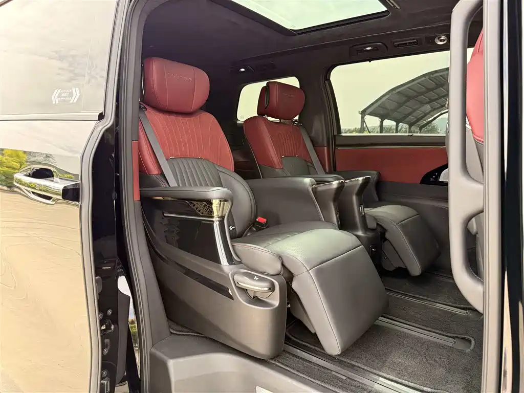GAC Motor Trumpchi M8 2025 — фото 13