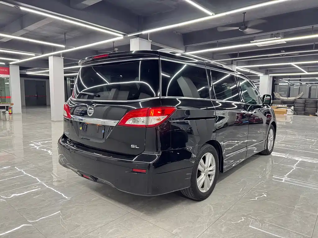 Nissan Quest 2015 — фото 3