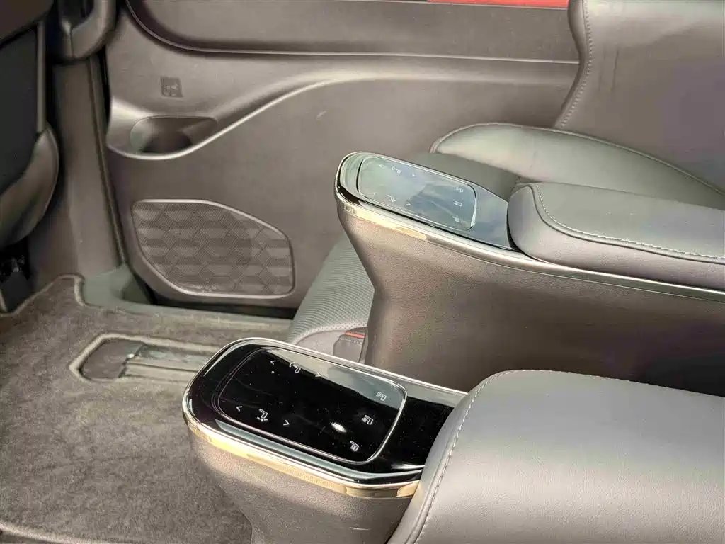 GAC Motor Trumpchi M8 2025 — фото 14
