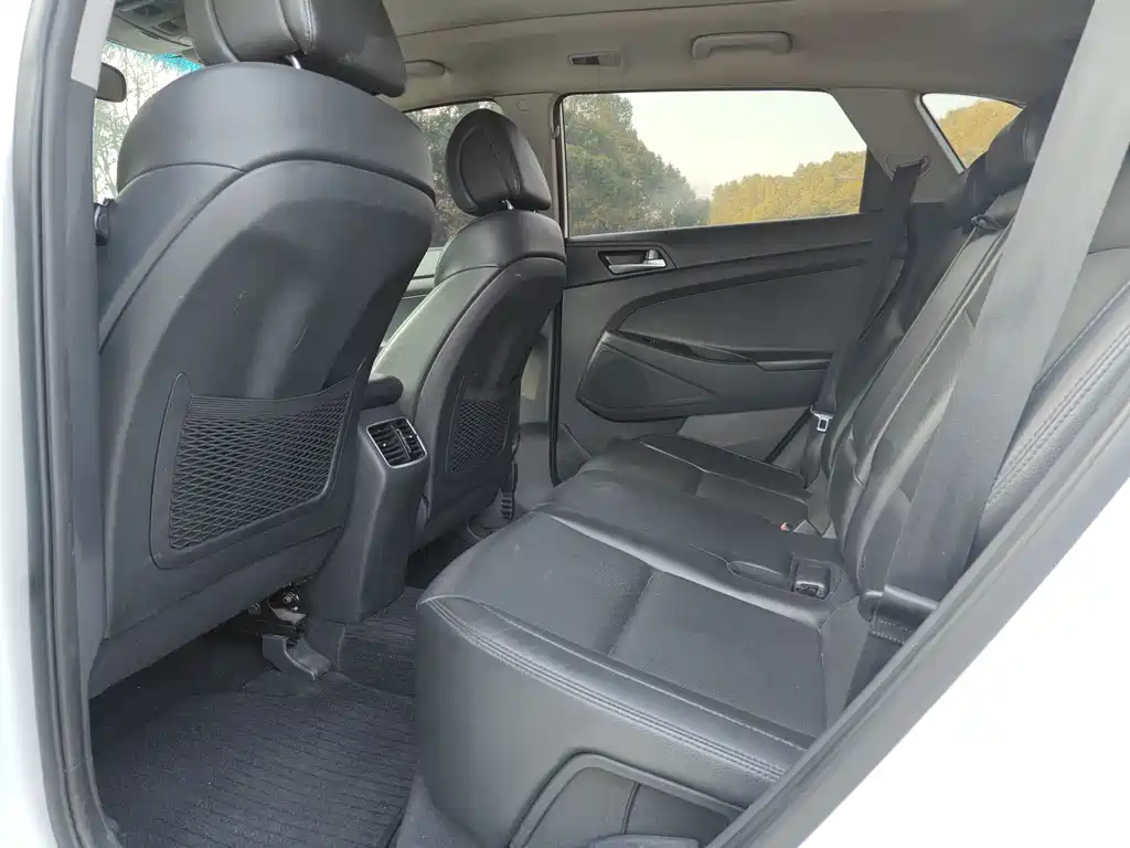 Hyundai Tucson 2016 — фото 9