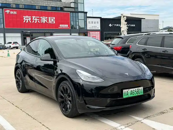 Tesla Model Y 2022