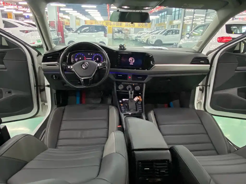 Volkswagen Sagitar 2022