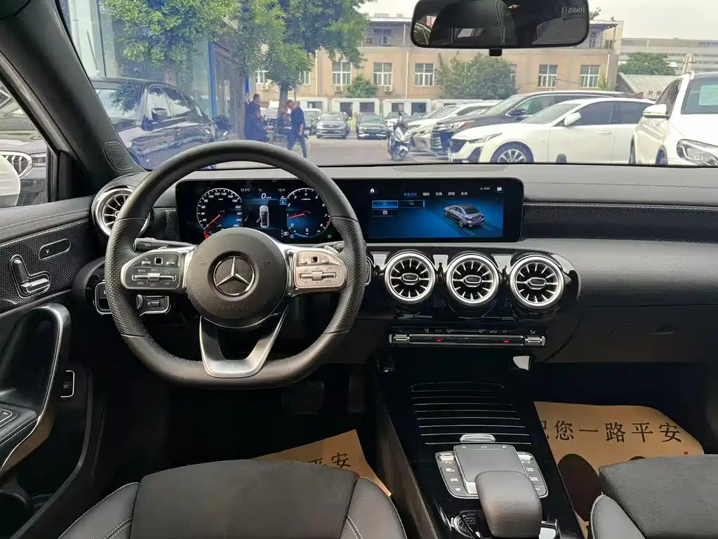 Mercedes-Benz A-Class 2023 — фото 24