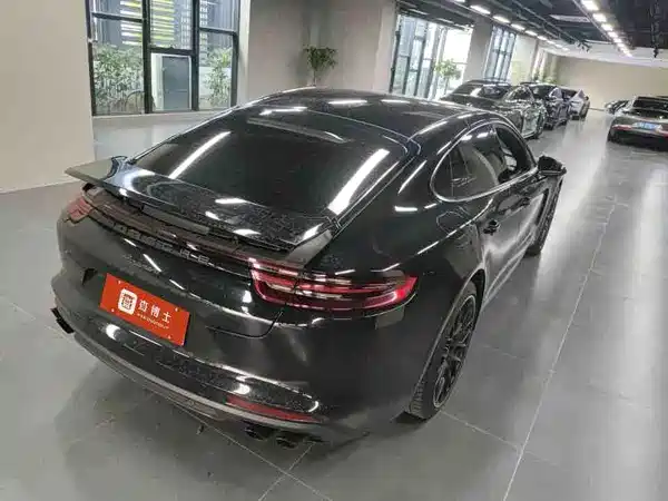 Porsche Panamera 2019