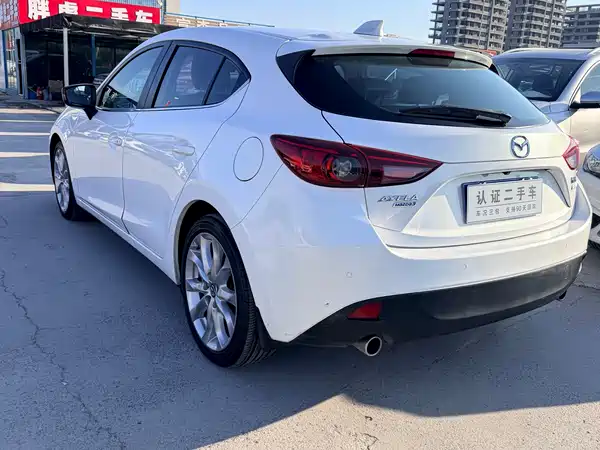 Mazda 3 Axela 2014