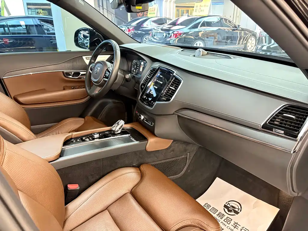 Volvo XC90 2020 — фото 21