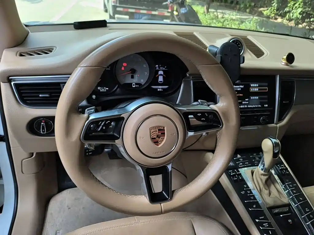 Porsche Macan 2014 — фото 11