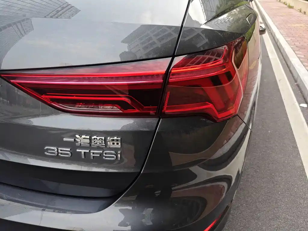 Audi Q3 2021 — фото 27