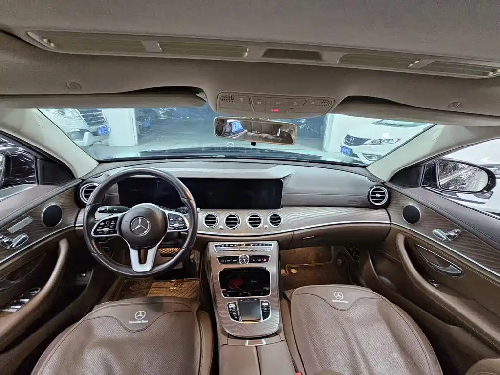 Mercedes-Benz E-Class 2019 — фото 14