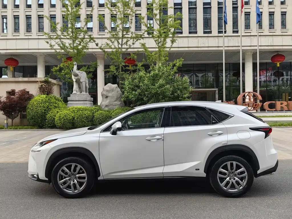 Lexus NX 2017 — фото 4