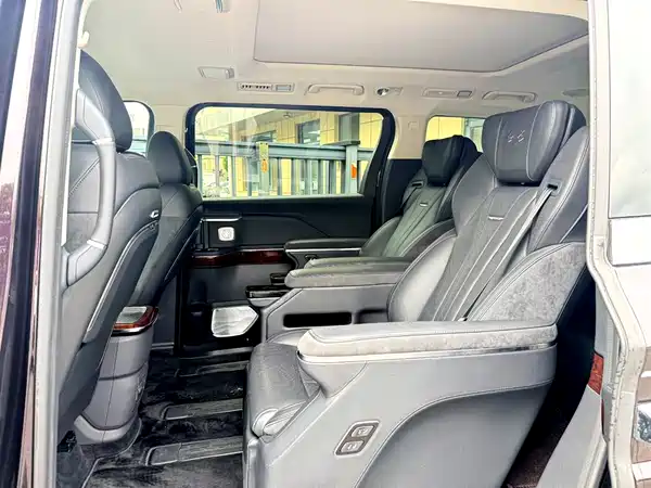 Hongqi HQ9 PHEV 2024