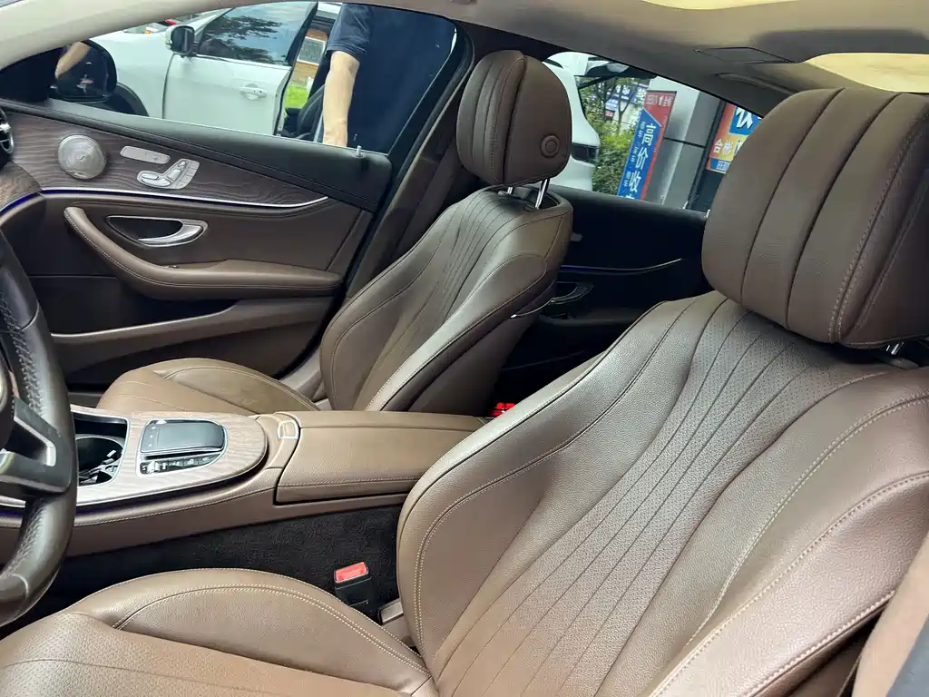 Mercedes-Benz E-Class 2020 — фото 16