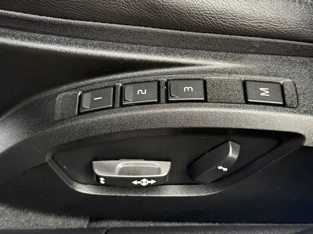 Volvo V40 2015 — фото 14