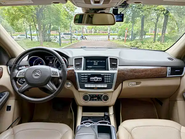 Mercedes-Benz M-Class 2014