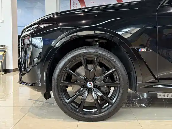 BMW X7 M60i 2023